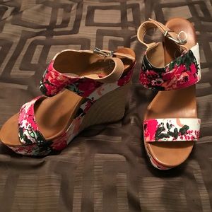 Jessica Simpson • size 9